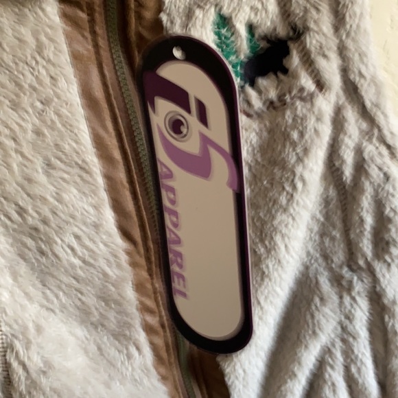 I5 large winter vest Alaska logo, with tags. - Picture 3 of 4